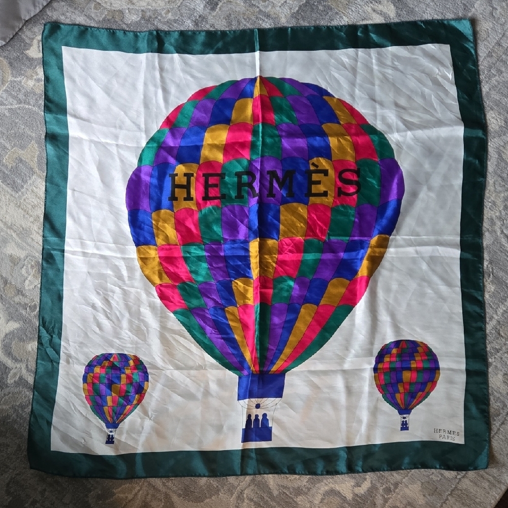 Hermès Vintage Colorful Hot Air Balloon Silk Scarf 35 Inches Square Twill